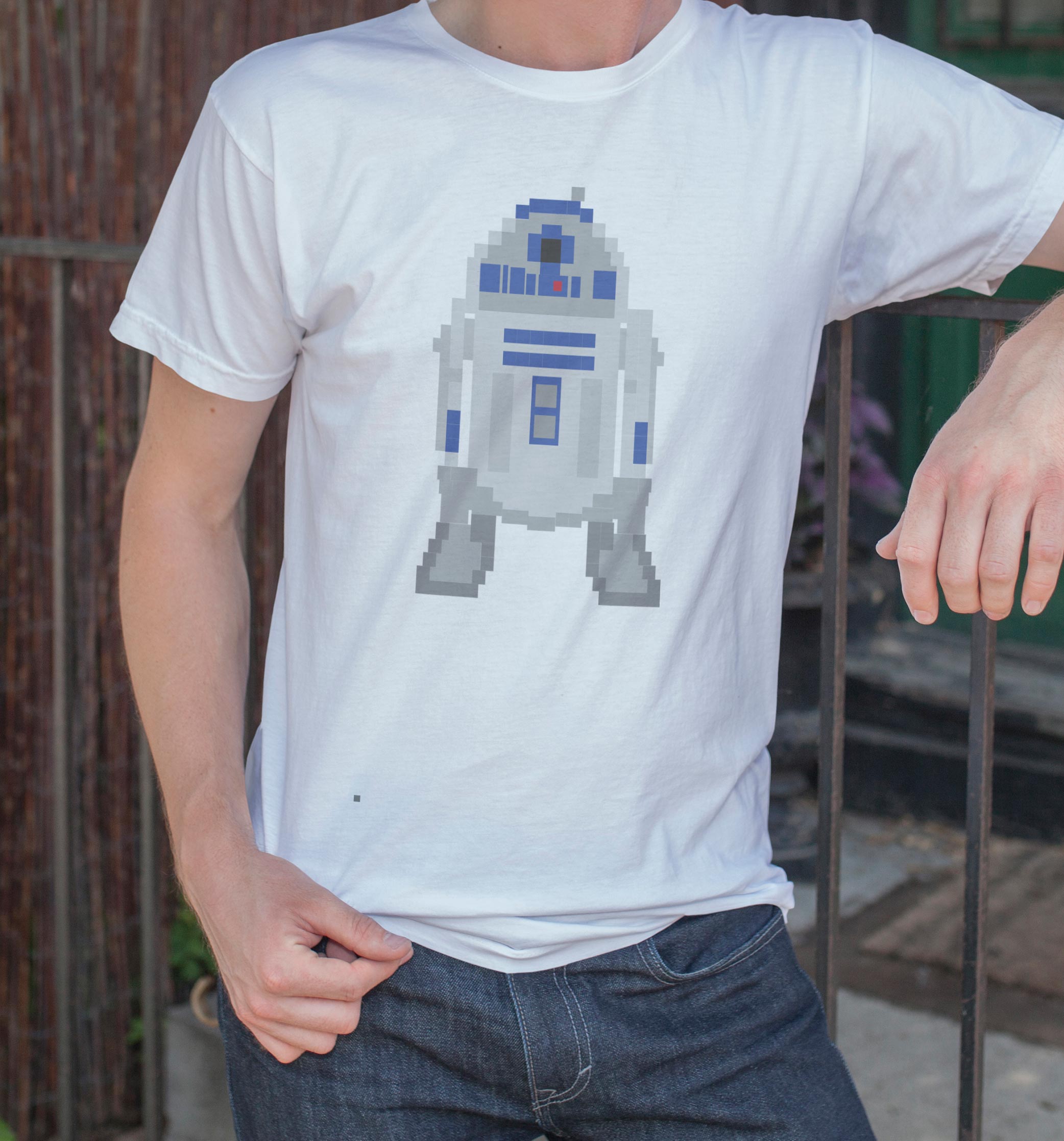 R2-D2 8-Bit T-Shirt Picture